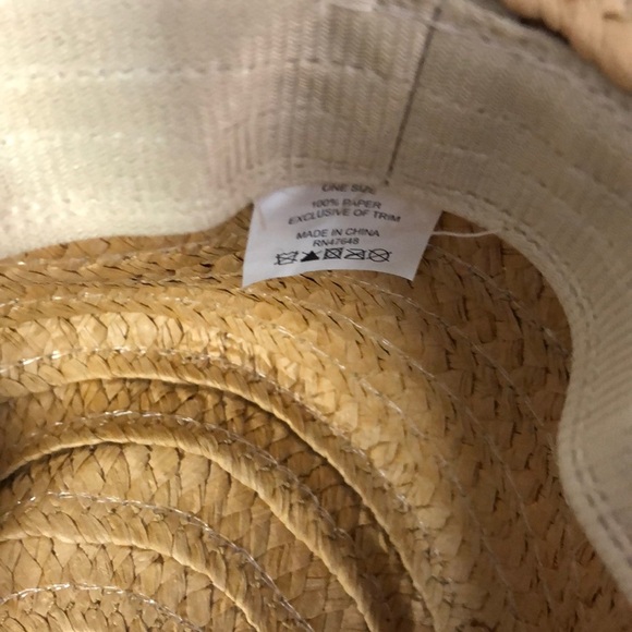 Straw hat with black small bow - Picture 4 of 4